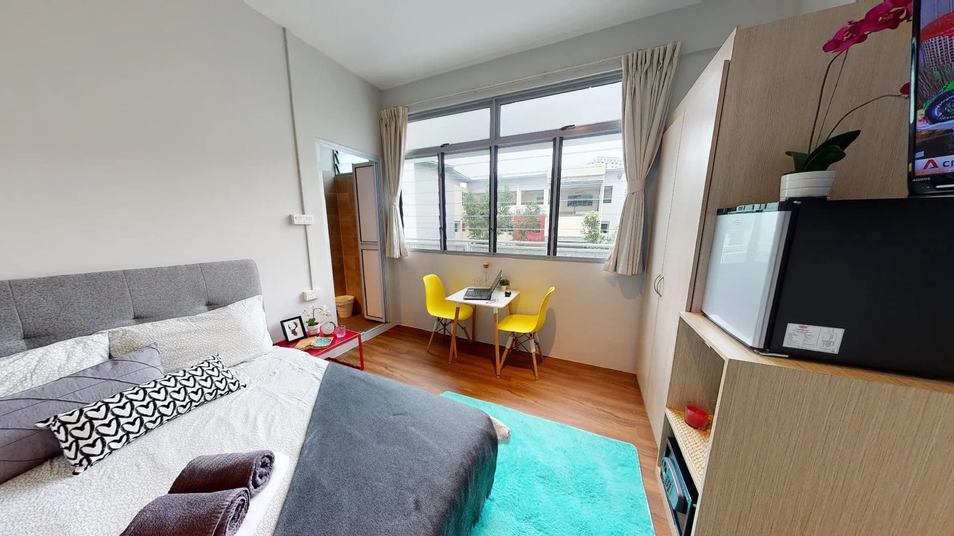 Queen Small Suite at Coliwoo Boon Lay