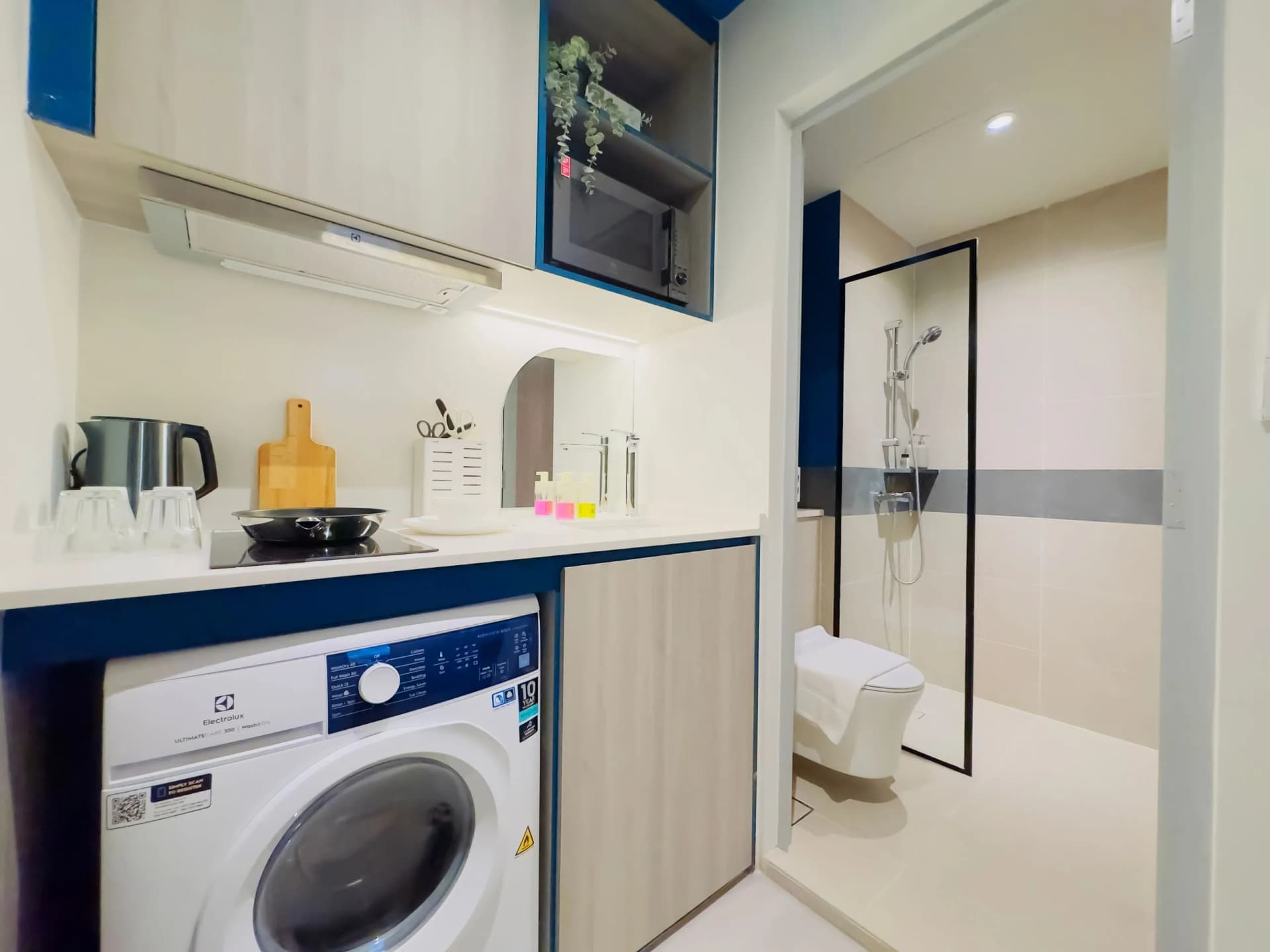 Studio at Coliwoo Hotel Pasir Panjang in D5, Singapore - Photo 2