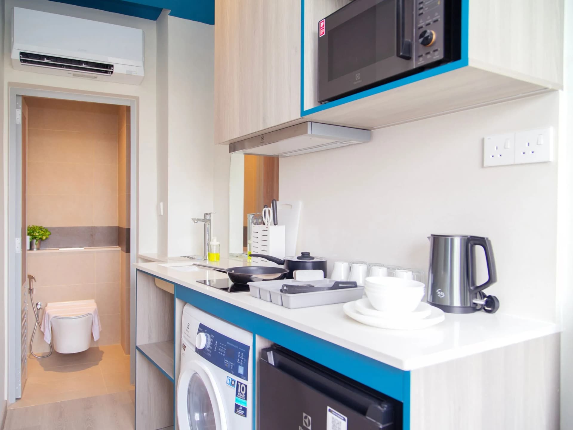 Studio at Coliwoo Hotel Pasir Panjang in D5, Singapore - Photo 4