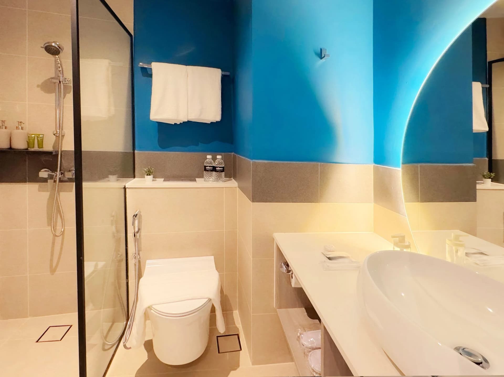 Studio at Coliwoo Hotel Pasir Panjang in D5, Singapore - Photo 3