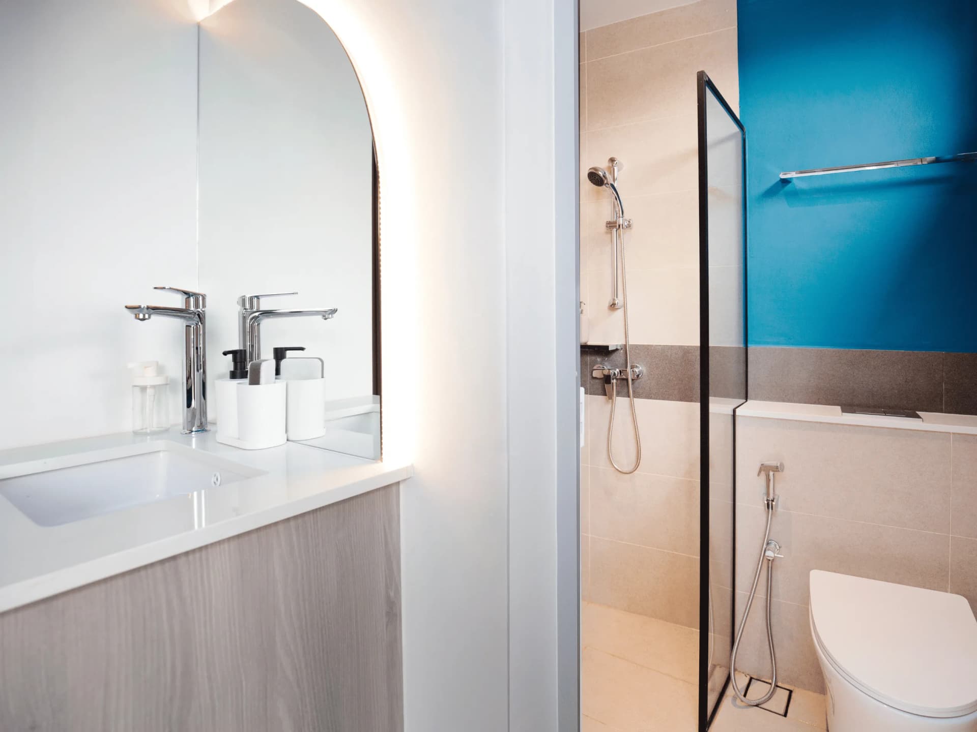 Studio at Coliwoo Hotel Pasir Panjang in D5, Singapore - Photo 3