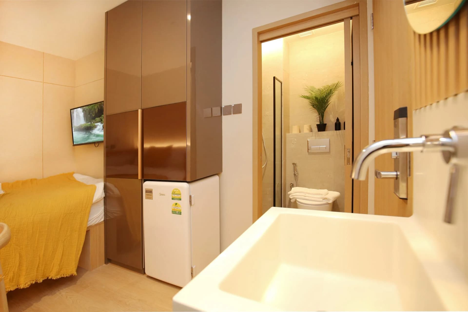 Studio at Coliwoo Orchard in D9, Singapore - Photo 2