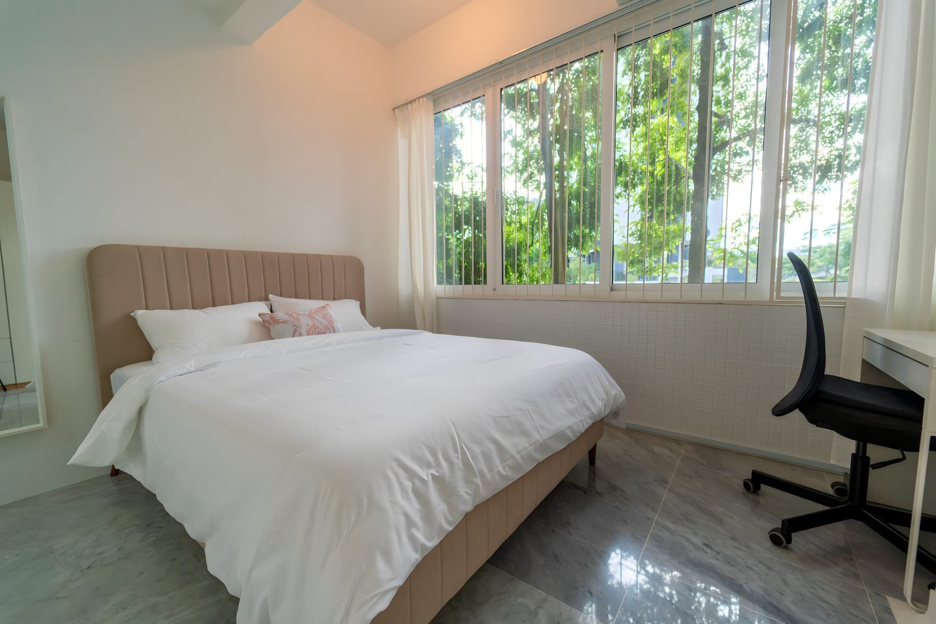 3 Holland Park - Serene Retreat - Standard Room B at 3 Holland Park