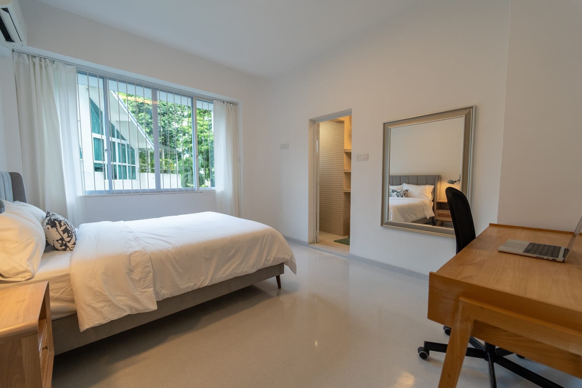 3 Holland Park - Serene Retreat - Master Suite at 3 Holland Park