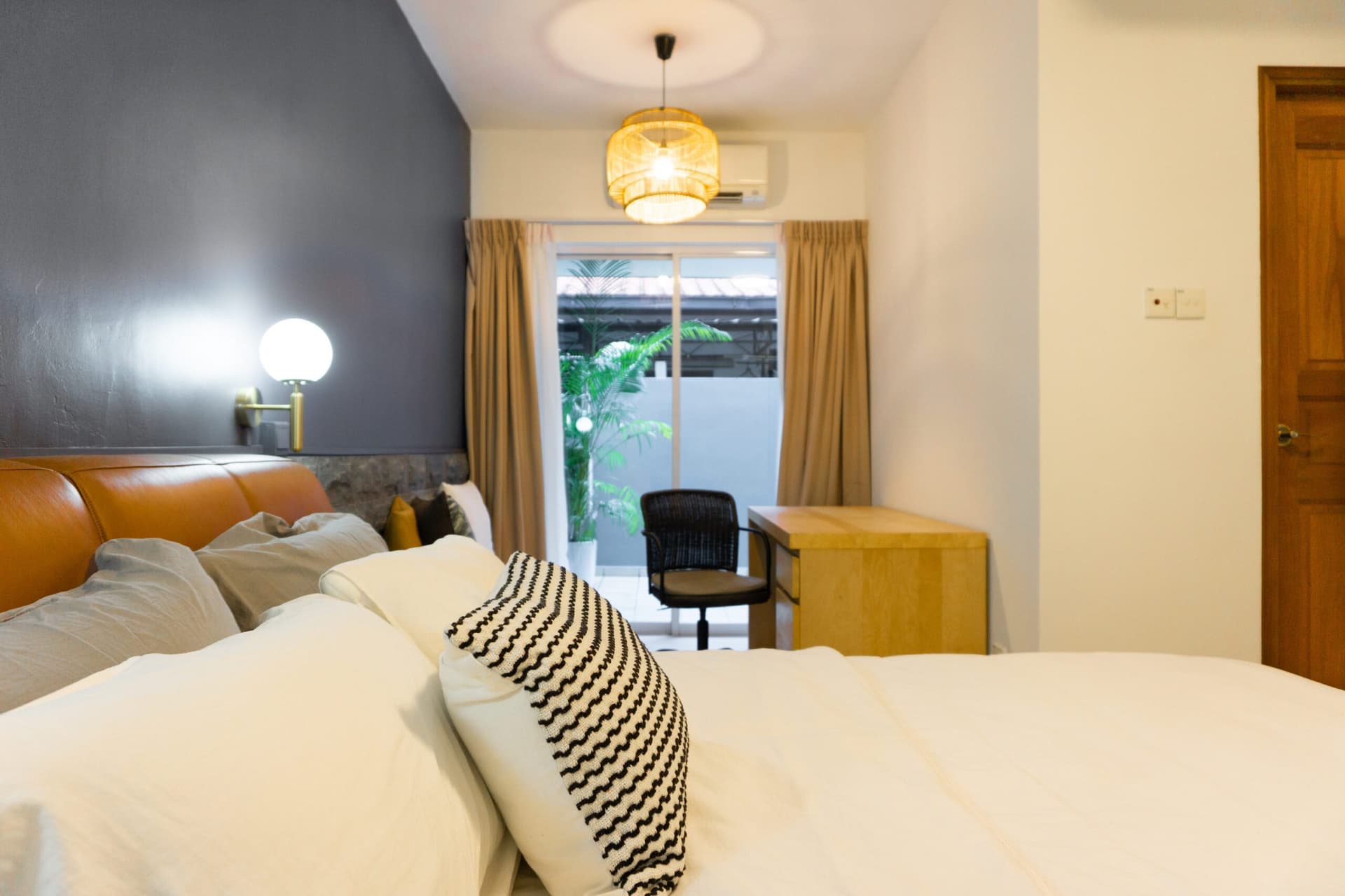 Ensuite at Bali House in D11, Singapore - Photo 3