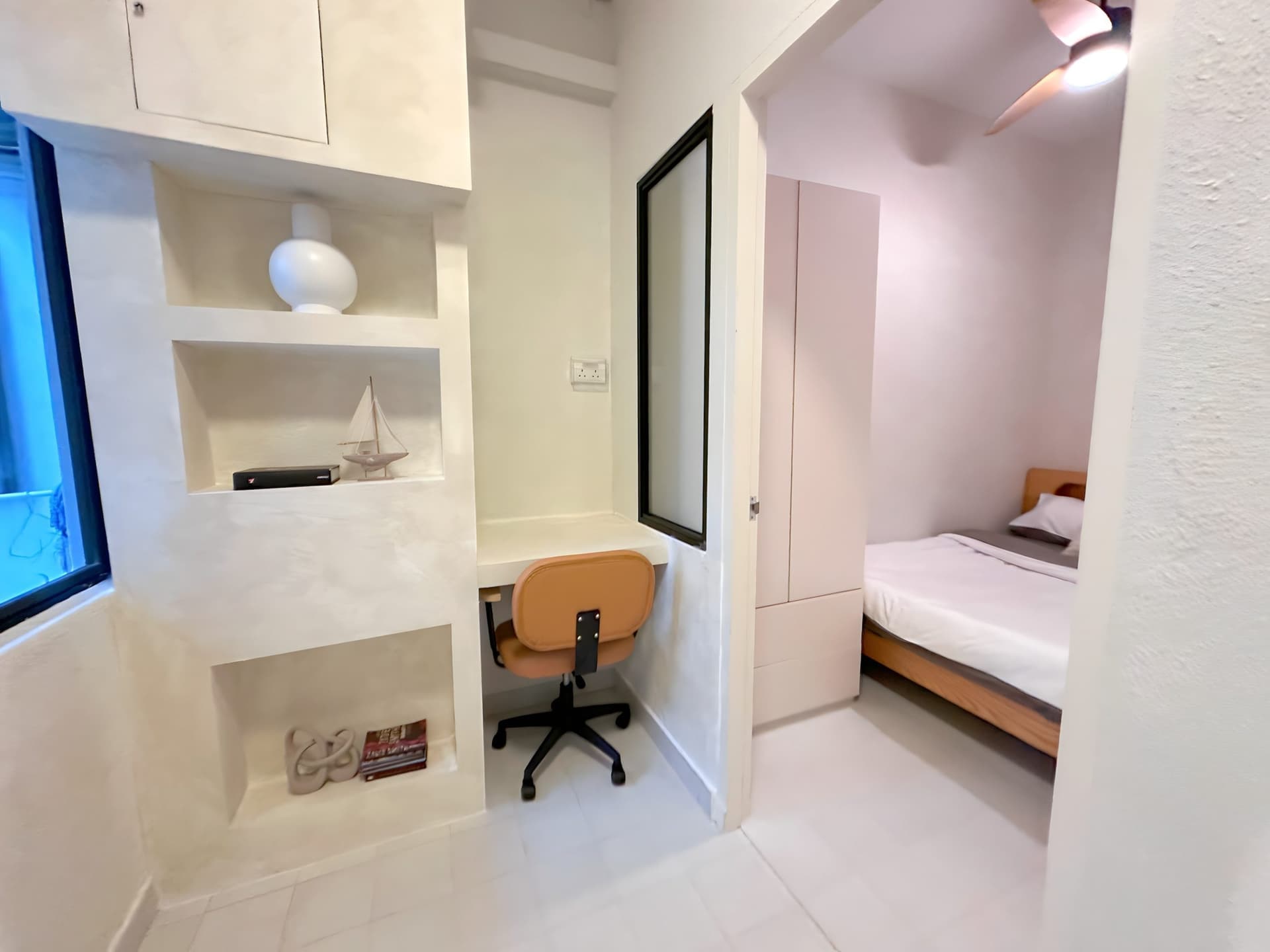 Ensuite at Hertford Mansions 20 in D08, Singapore - Photo 2