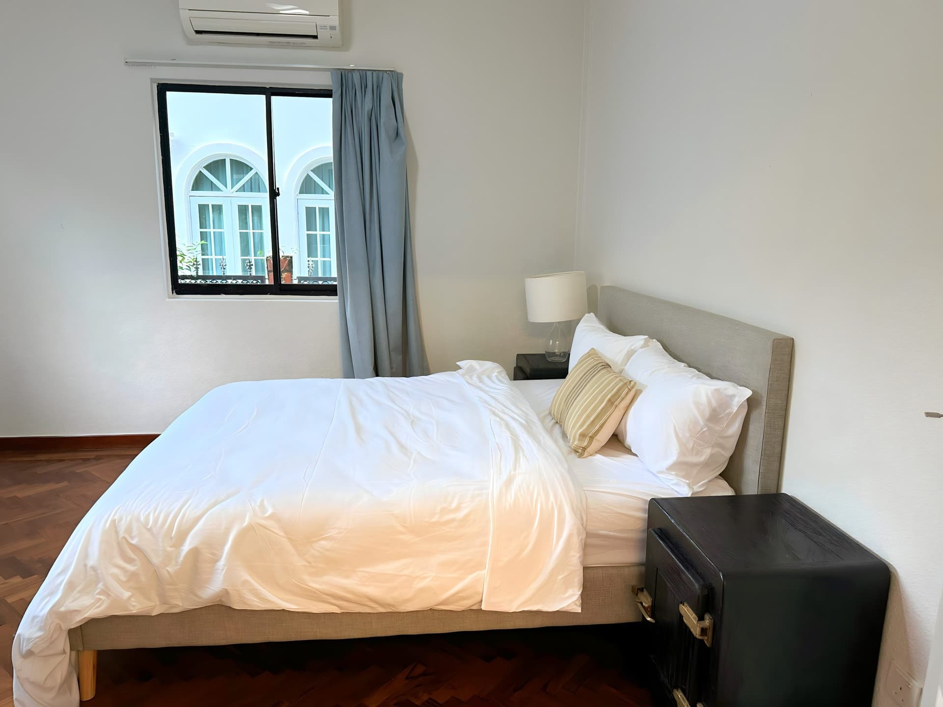Hertford Mansions - Scandi - Large Deluxe Room at Hertford Mansions 20
