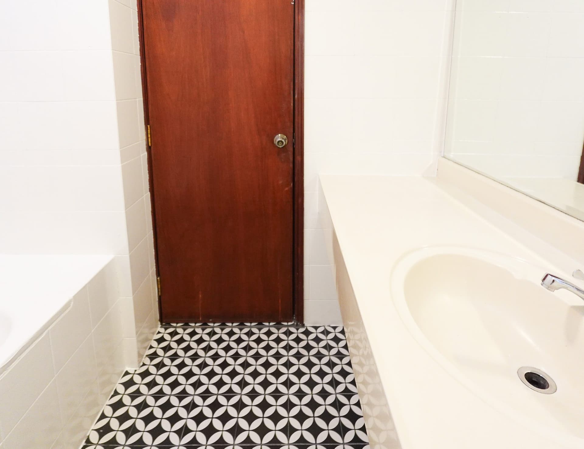 Ensuite at Langston Ville in D09, Singapore - Photo 4