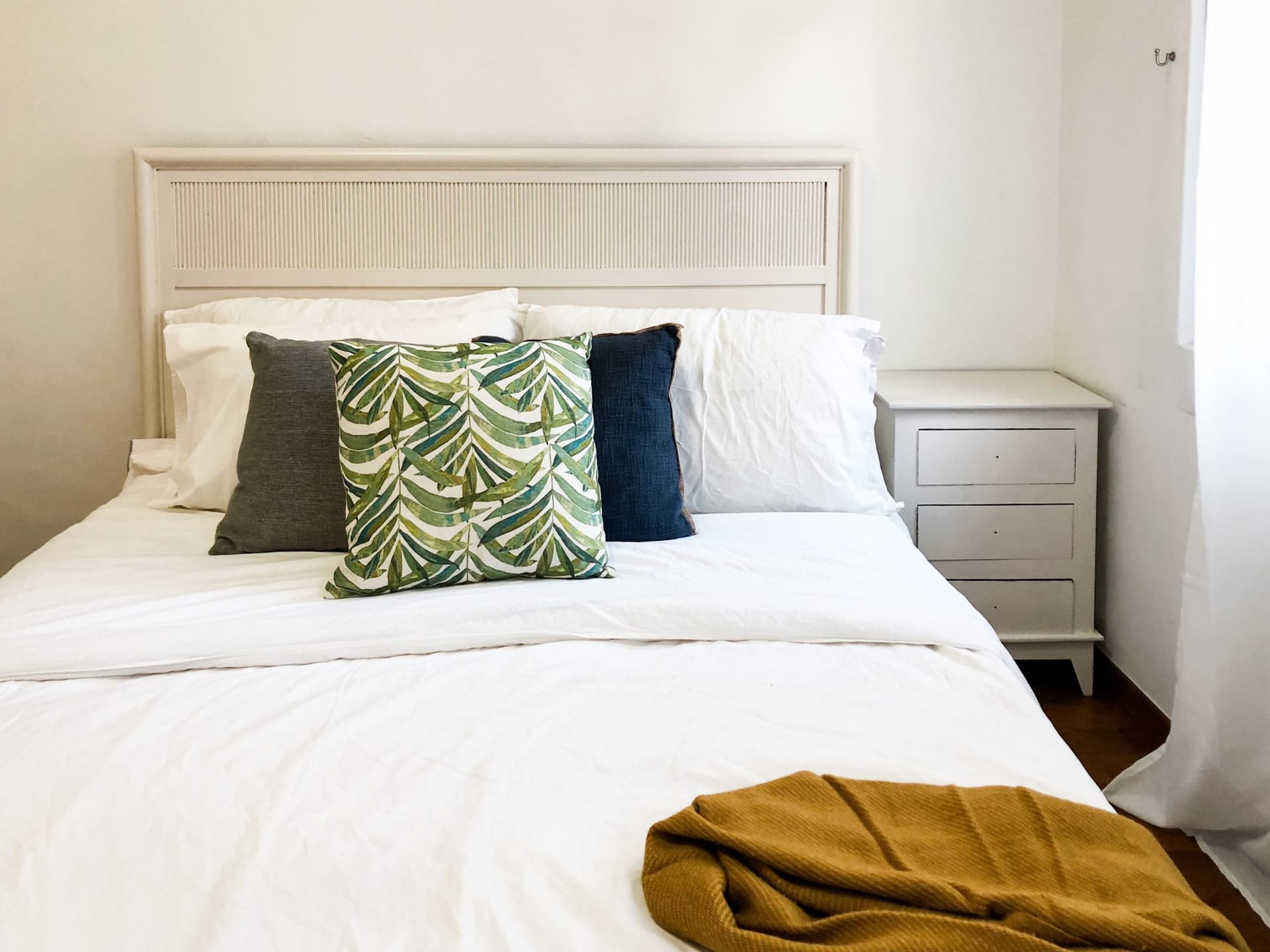 Moulmein Rd - Large Master Room at Moulmein Road