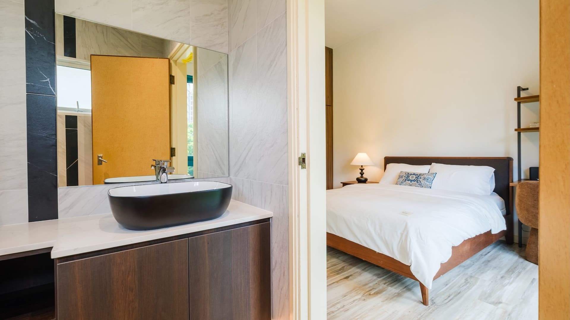 Ensuite at Oleanas Residence in D09, Singapore - Photo 2