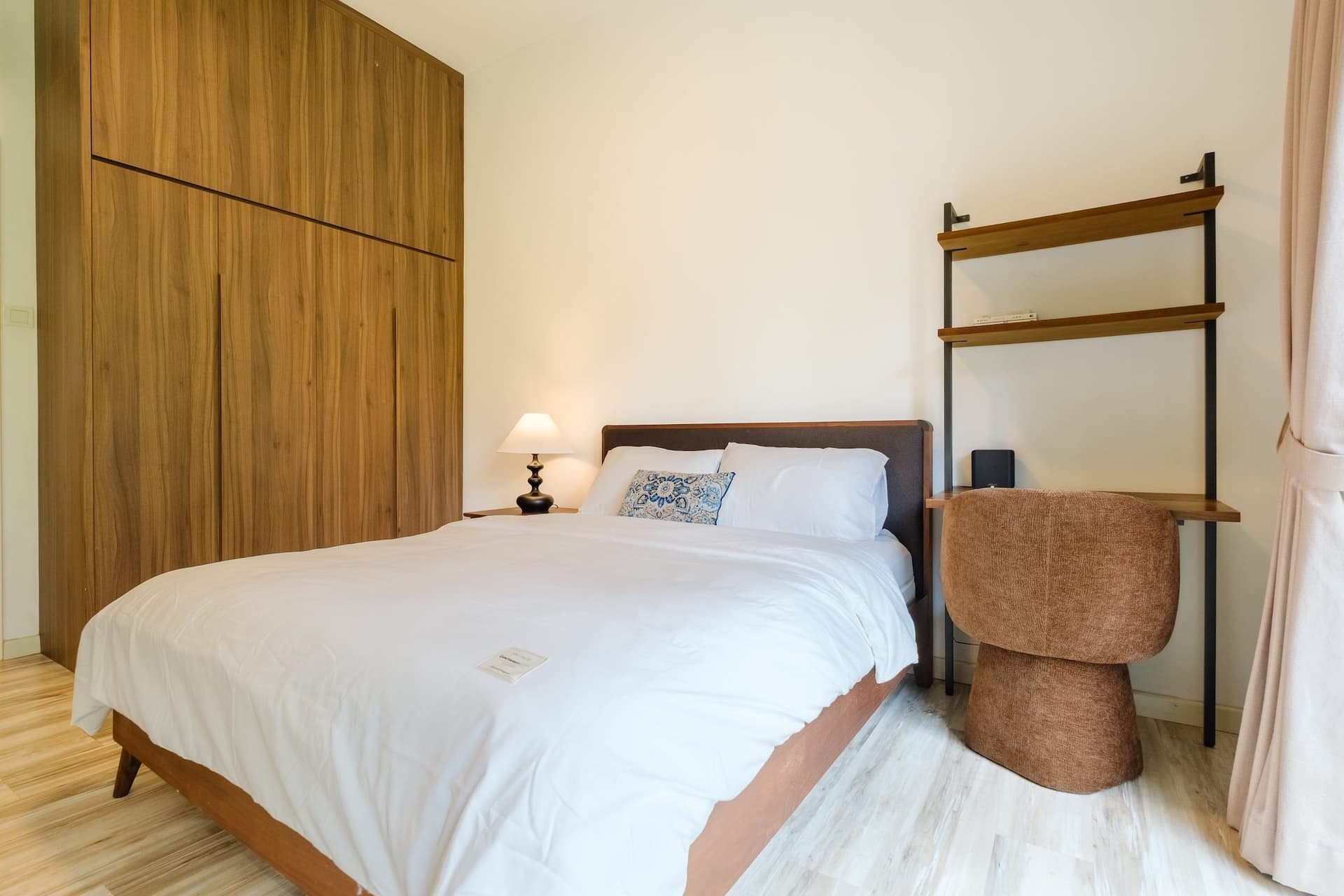 Ensuite at Oleanas Residence in D09, Singapore - Photo 4