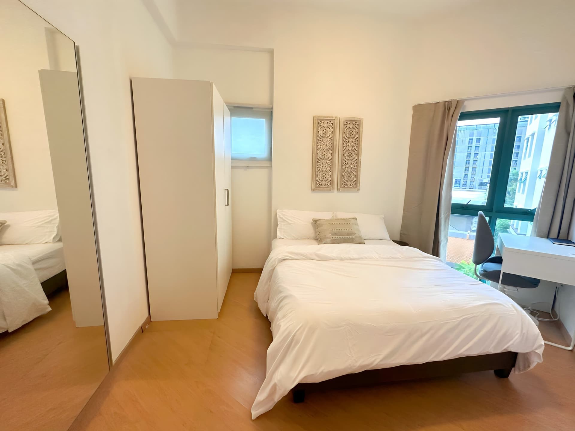 Master at Oleanas Residence in D09, Singapore - Photo 2