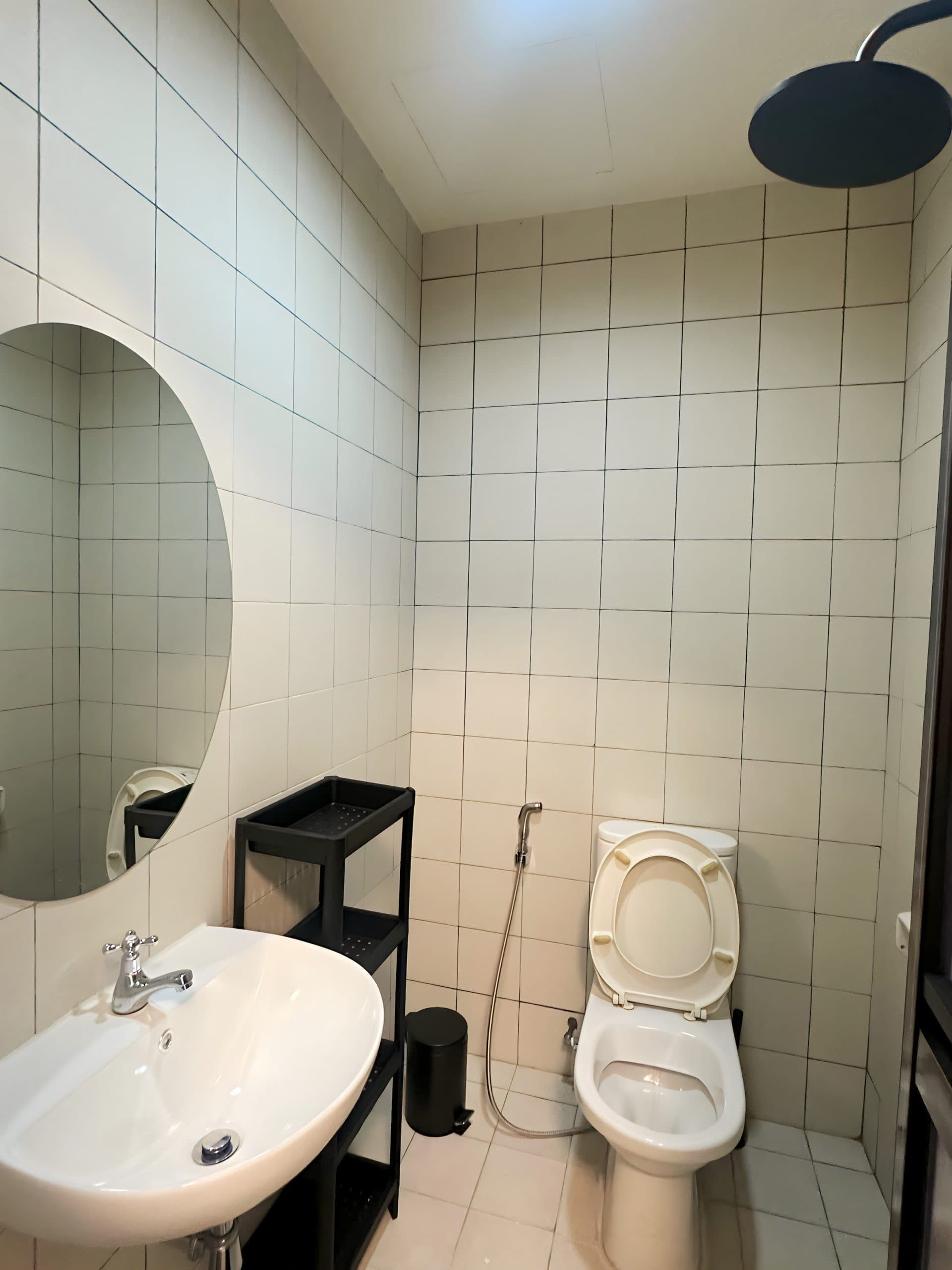 Ensuite at Oleanas Residence in D09, Singapore - Photo 4