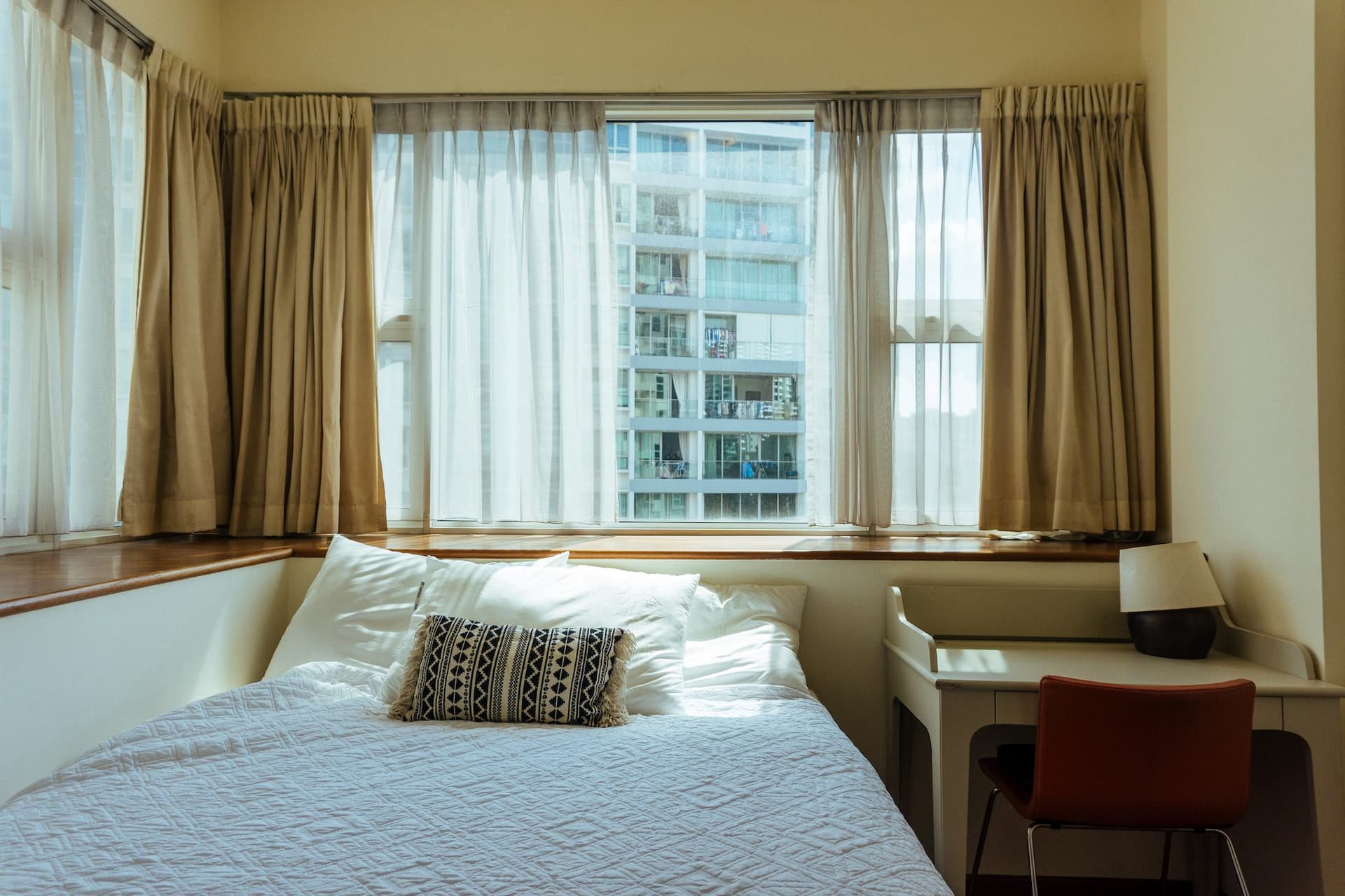 Sheares Ville - Bohemian - Junior Master Suite at Sheares Ville