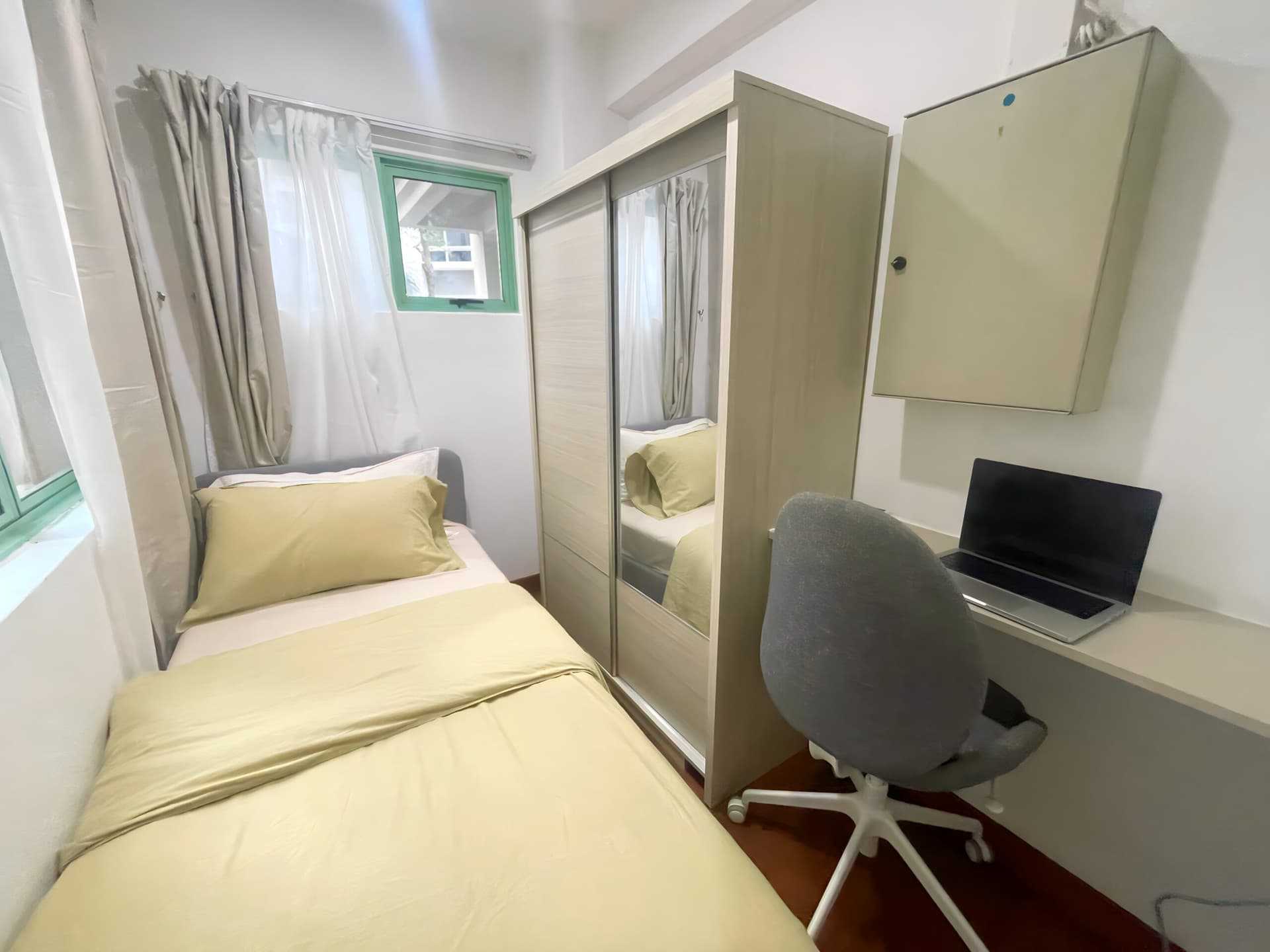 Sophia Crest - Contemporary - Pocket Room at Sophia Crest
