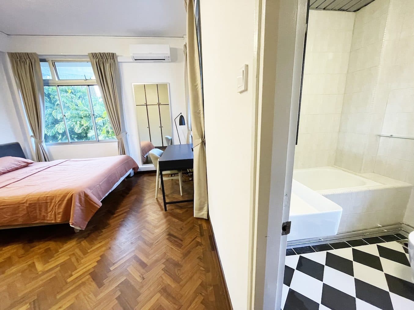 Ensuite at The Dublin House in D09, Singapore - Photo 5