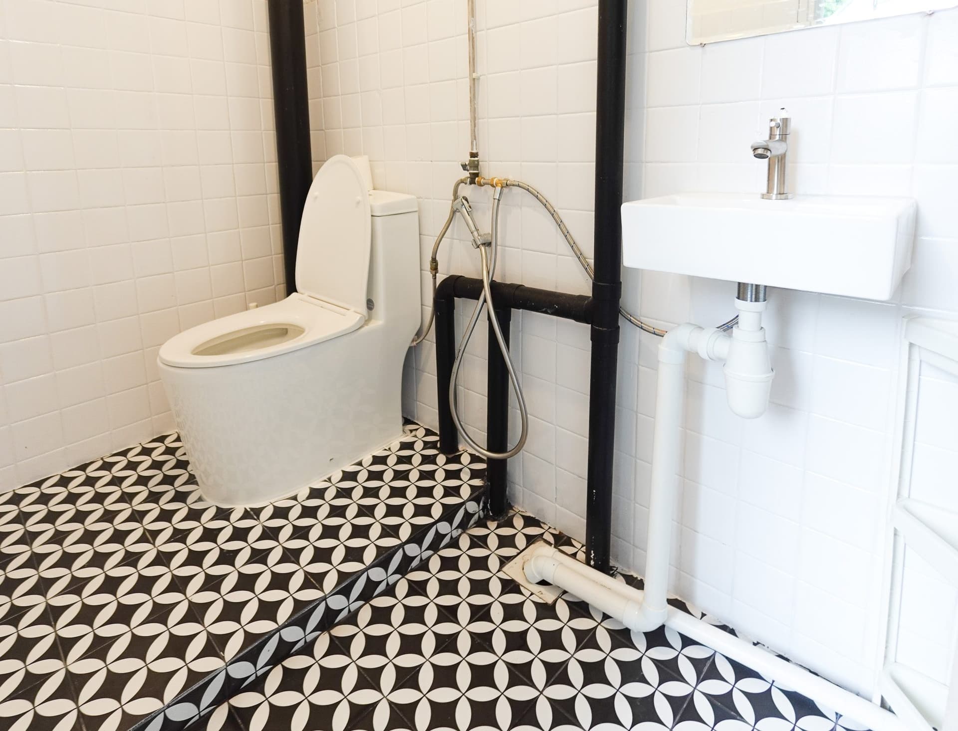 Ensuite at The Dublin House in D09, Singapore - Photo 3