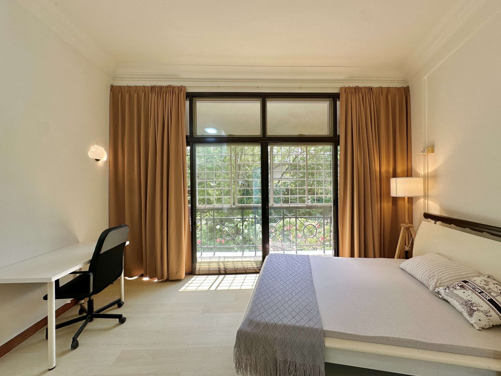 Master at Banyan Condo in D05, Singapore - Photo 2