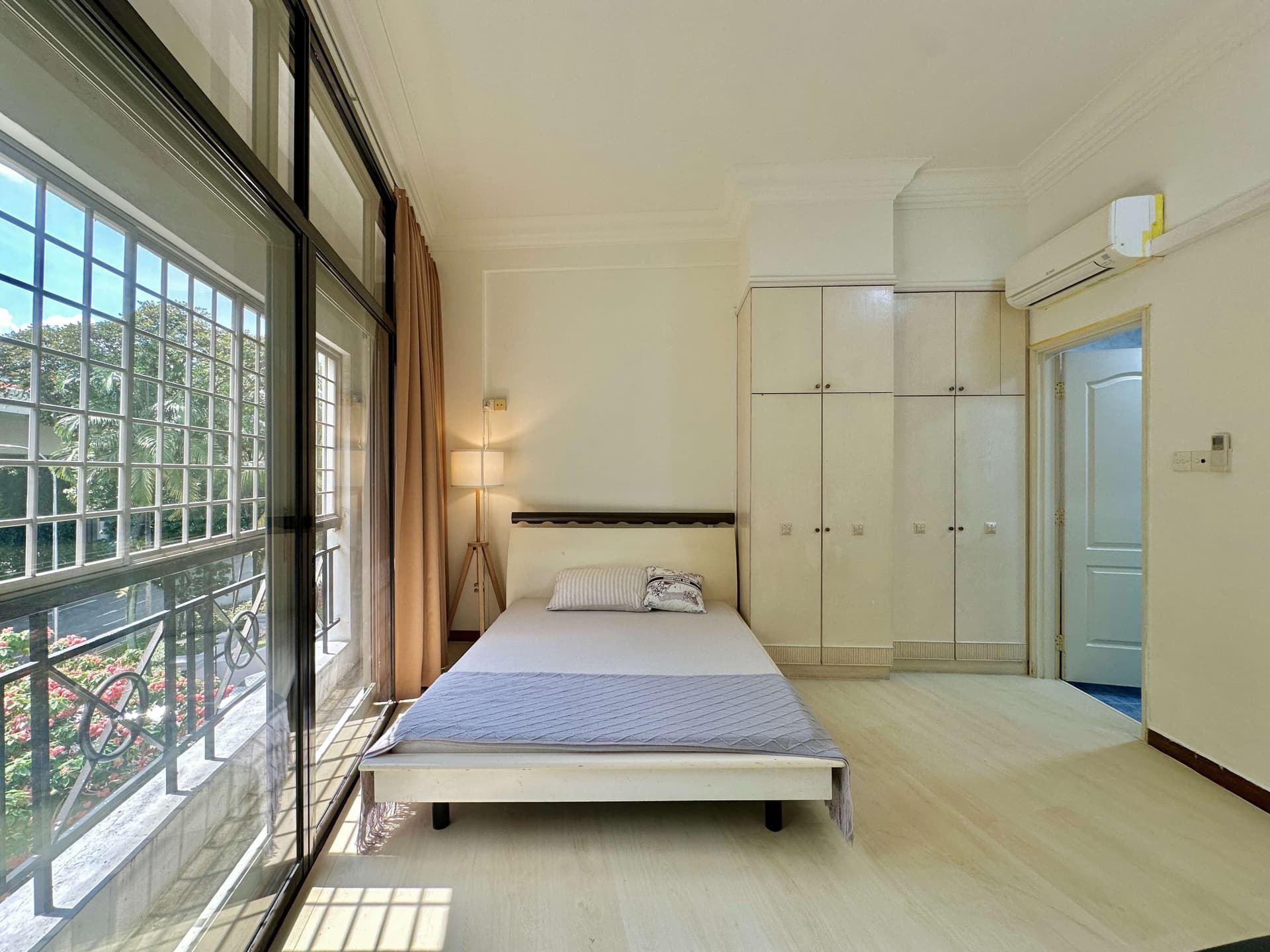 Master at Banyan Condo in D05, Singapore - Photo 3