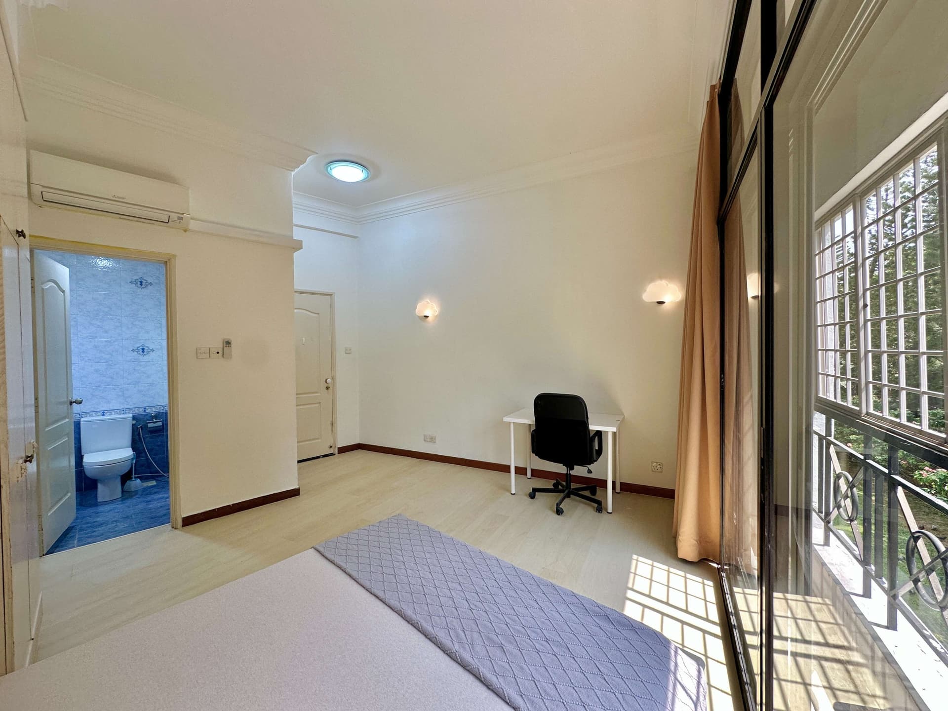 Master at Banyan Condo in D05, Singapore - Photo 4