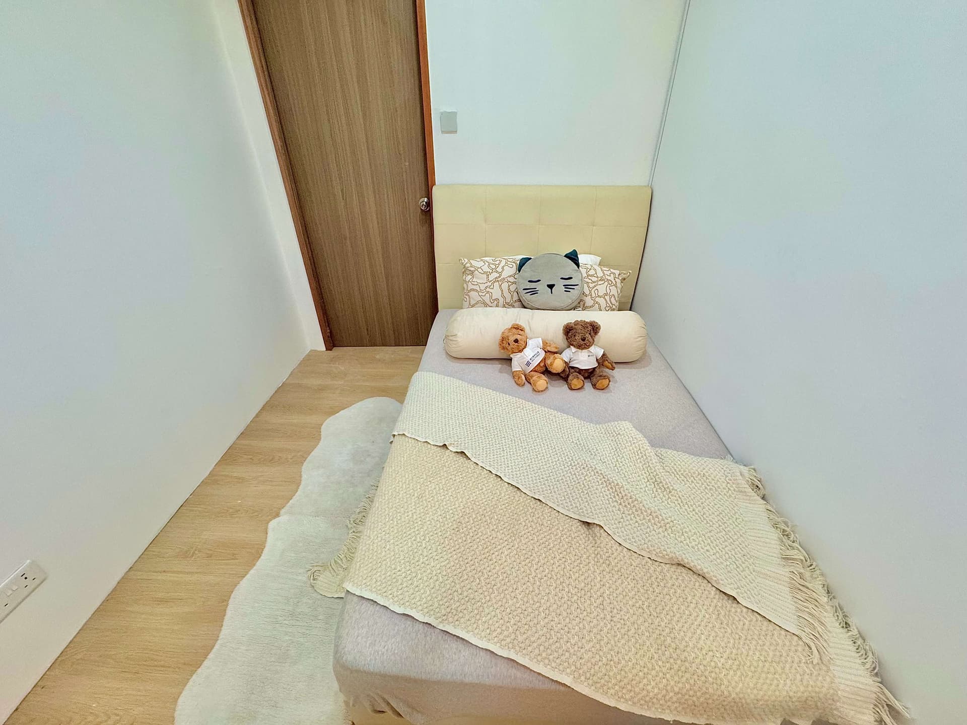 Ensuite at Cavenagh House in D09, Singapore - Photo 2