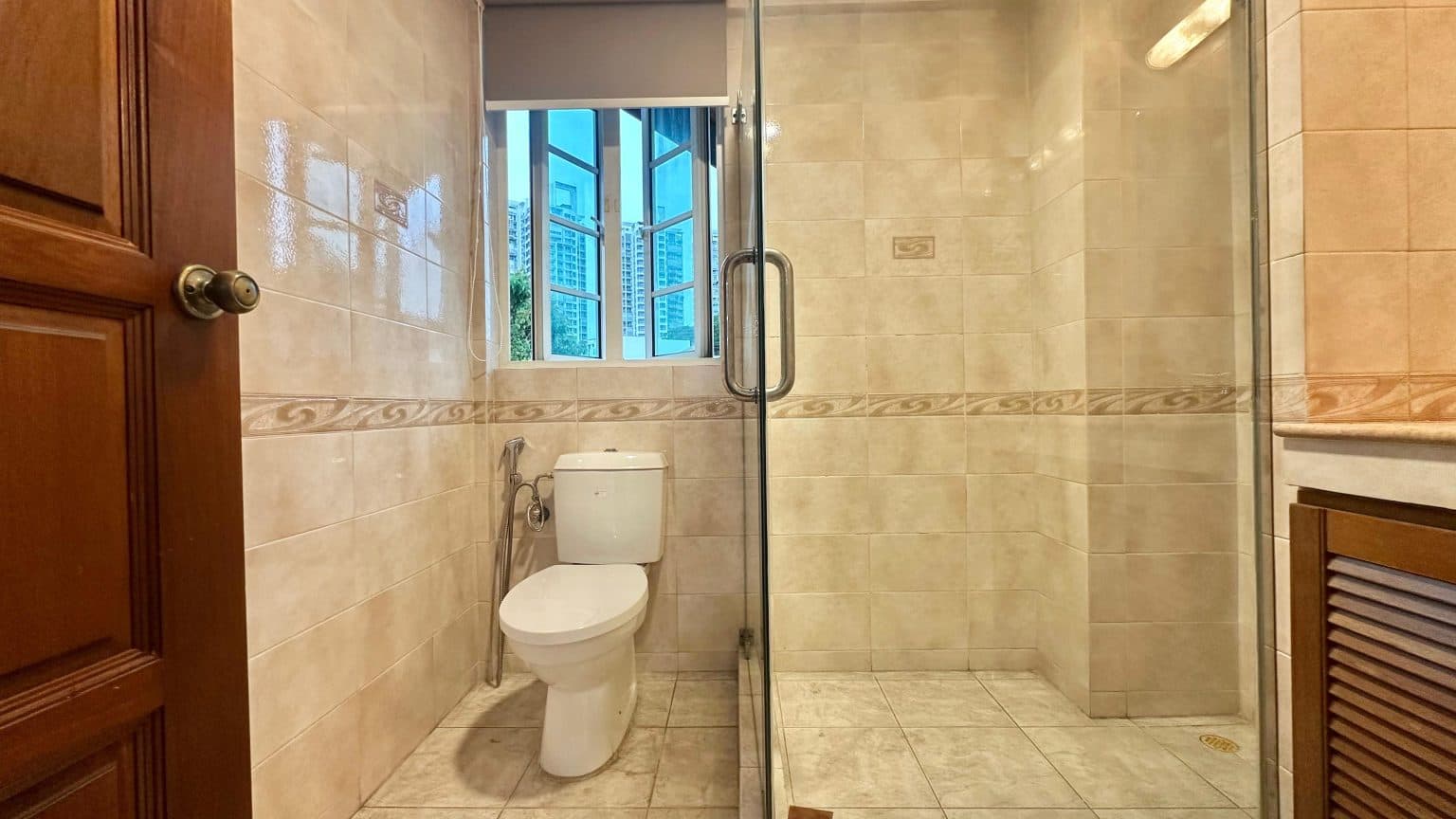 Ensuite at 1 TAMAN MAS MERAH in D05, Singapore - Photo 5