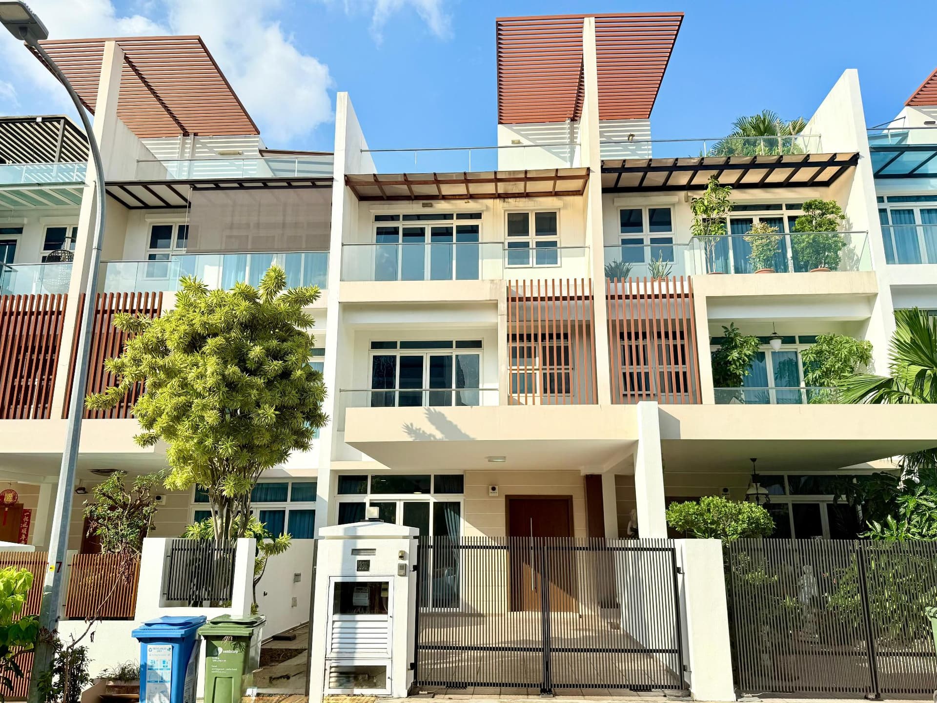 109H HIGHLAND ROAD in D19, Singapore