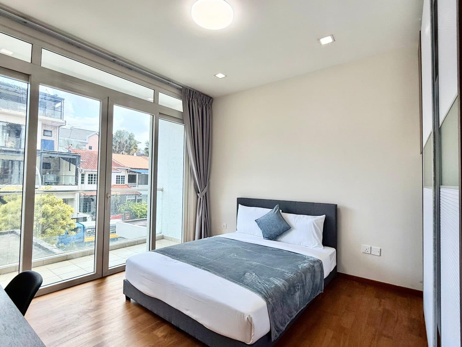Ensuite at 109H HIGHLAND ROAD in D19, Singapore - Photo 4