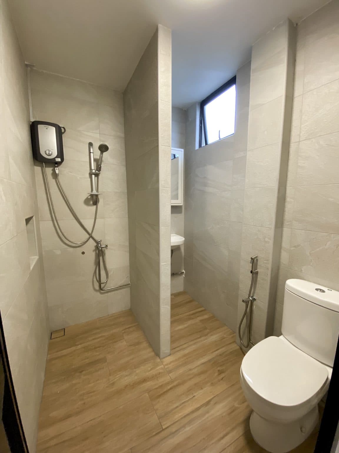 Ensuite at 11A MARIA AVENUE in D15, Singapore - Photo 3