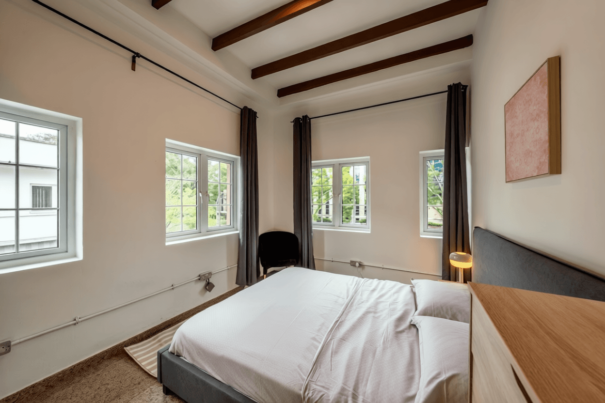 Standard Room at 12 Sixth Avenue