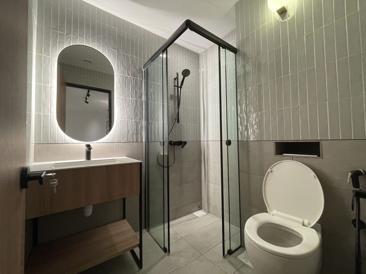 Ensuite at 138 JALAN BESAR in D08, Singapore - Photo 5