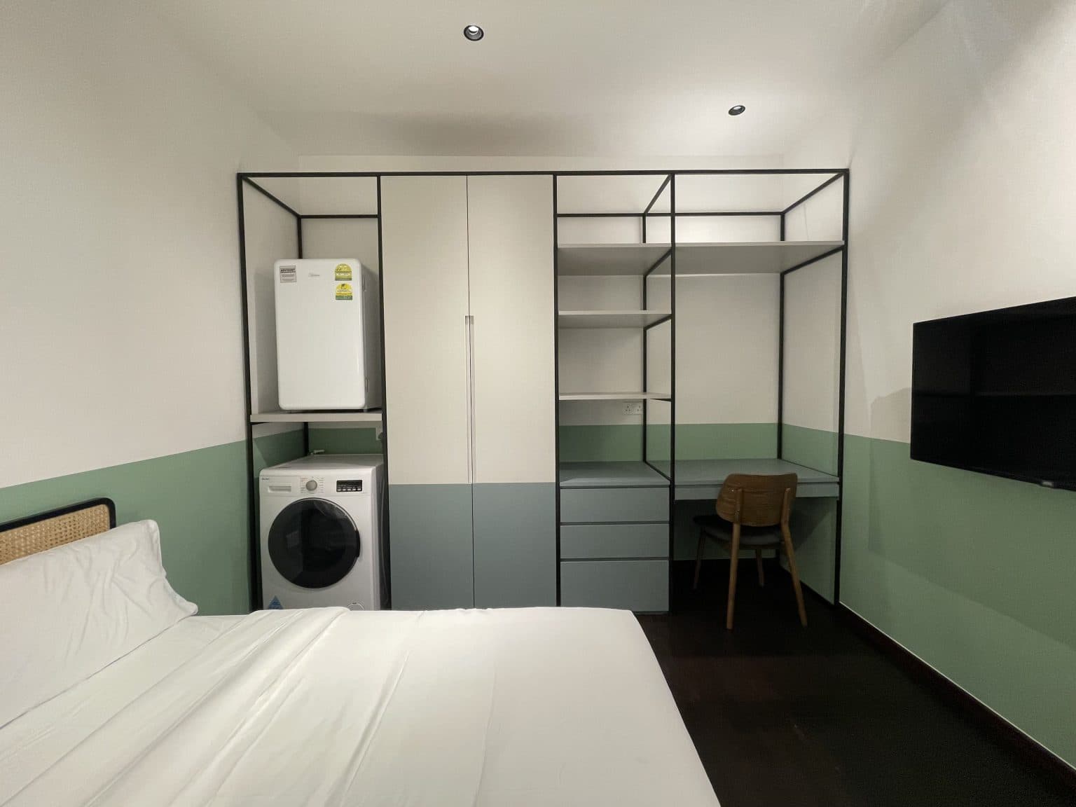 Ensuite at 140 JALAN BESAR in D08, Singapore - Photo 2