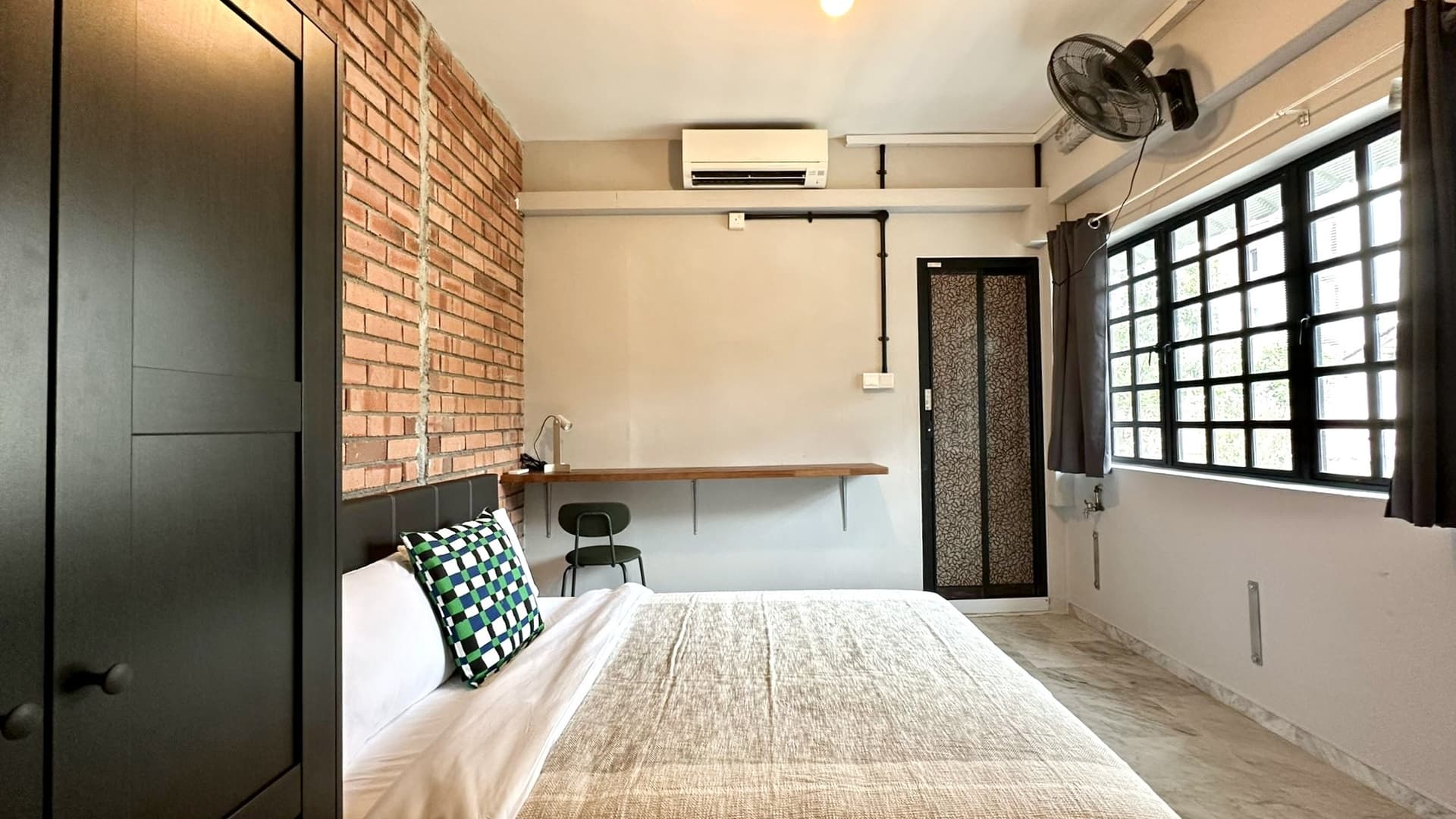 Ensuite at 148B PASIR PANJANG in D05, Singapore - Photo 2