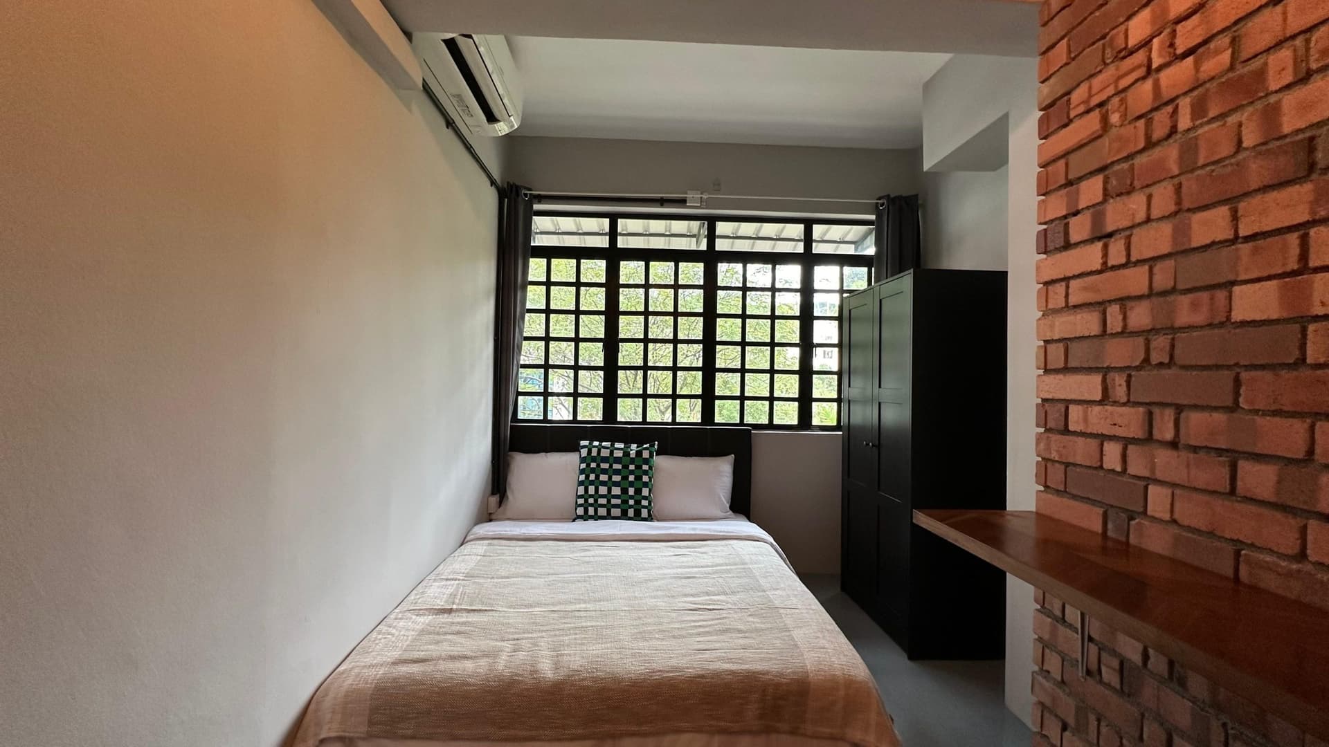 Ensuite at 148B PASIR PANJANG in D05, Singapore - Photo 3
