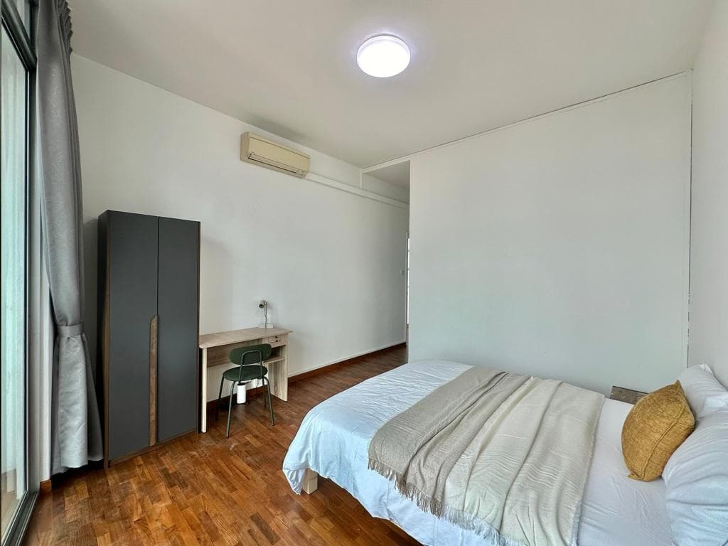 Ensuite at 18 ROBERTS LANE in D08, Singapore - Photo 2