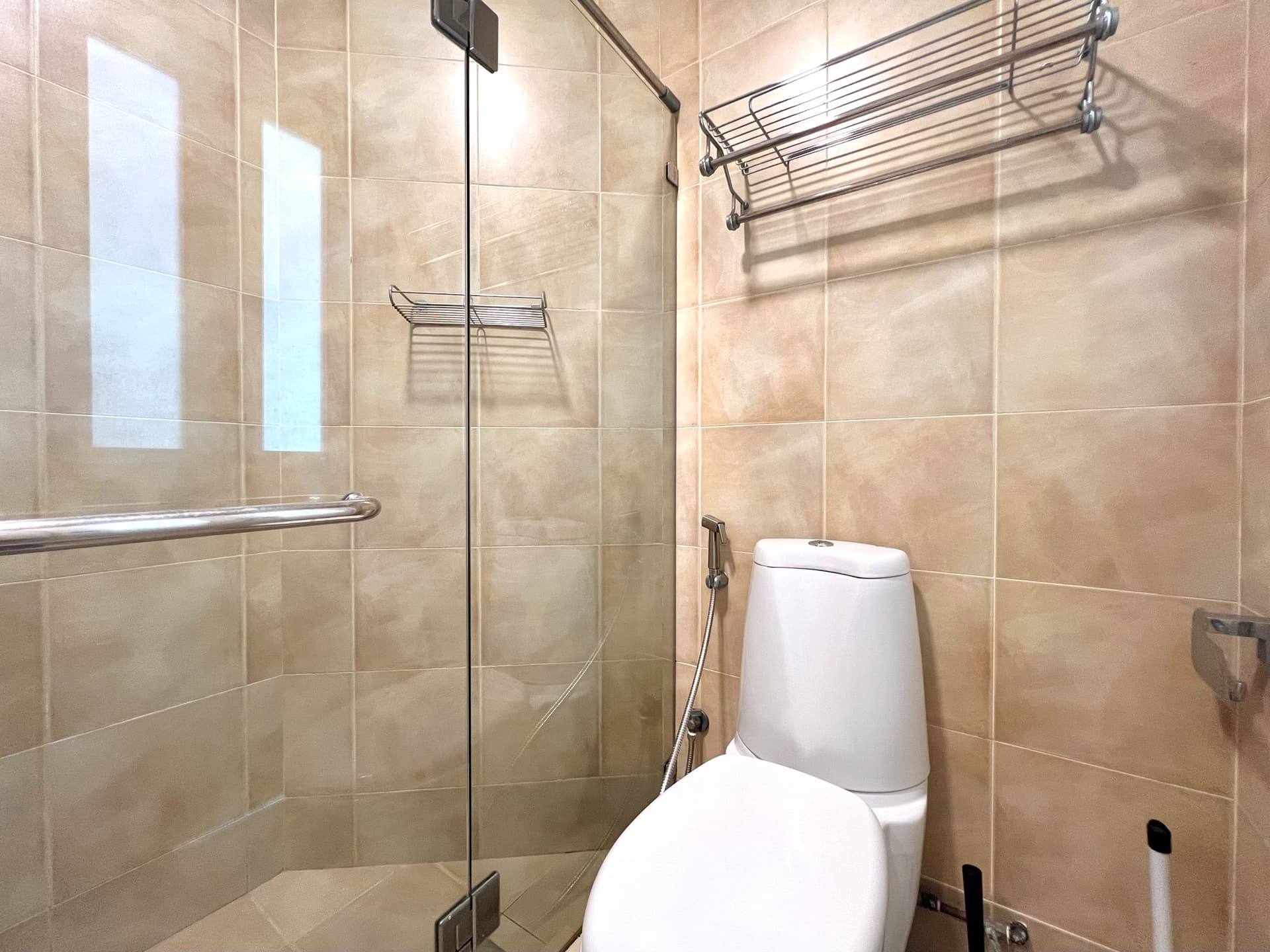 Ensuite at 19 Shelford Road in D11, Singapore - Photo 5