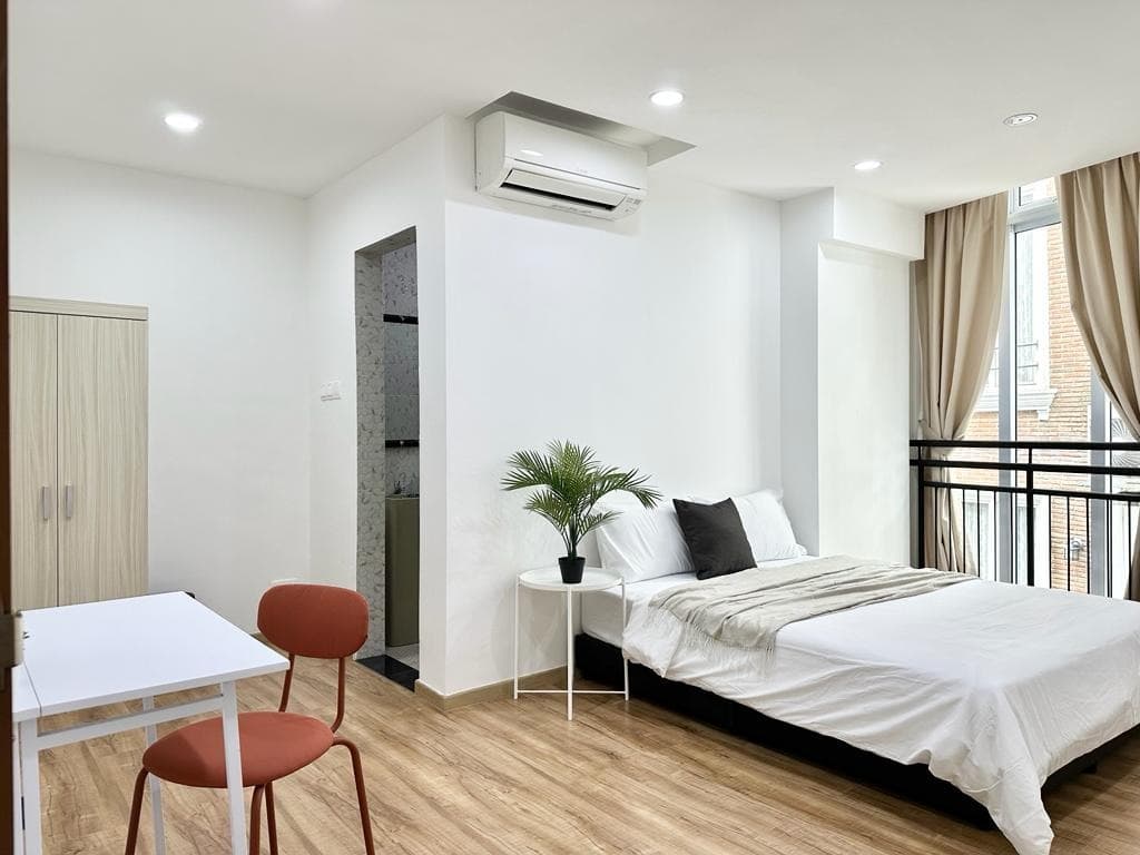 Ensuite at 19 TESSENSOHN in D08, Singapore - Photo 2