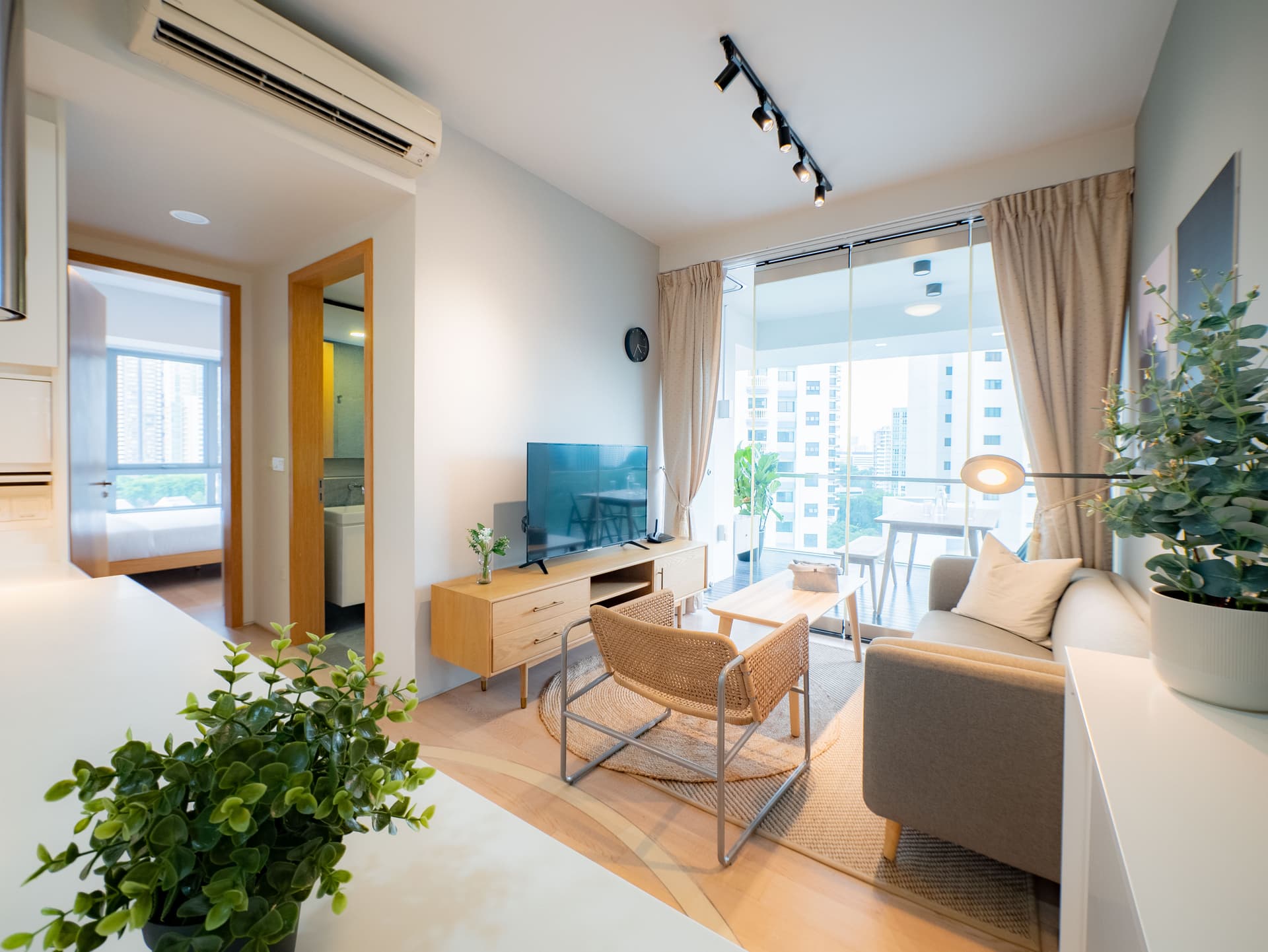 Ensuite at 2 Gilstead Road in D11, Singapore - Photo 4