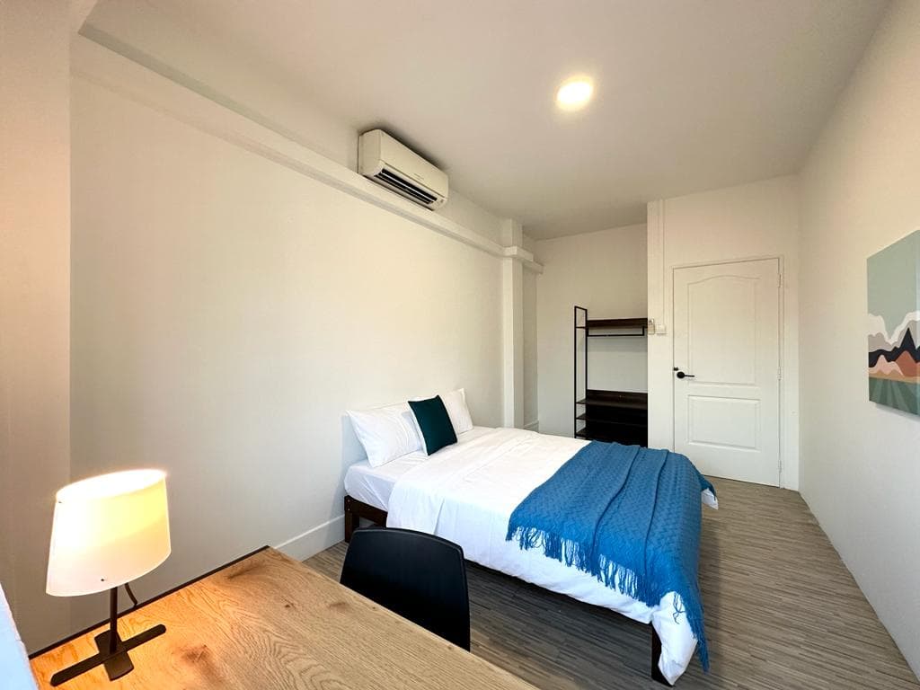 Common at 21B LOR 13 GEYLANG in D14, Singapore - Photo 2