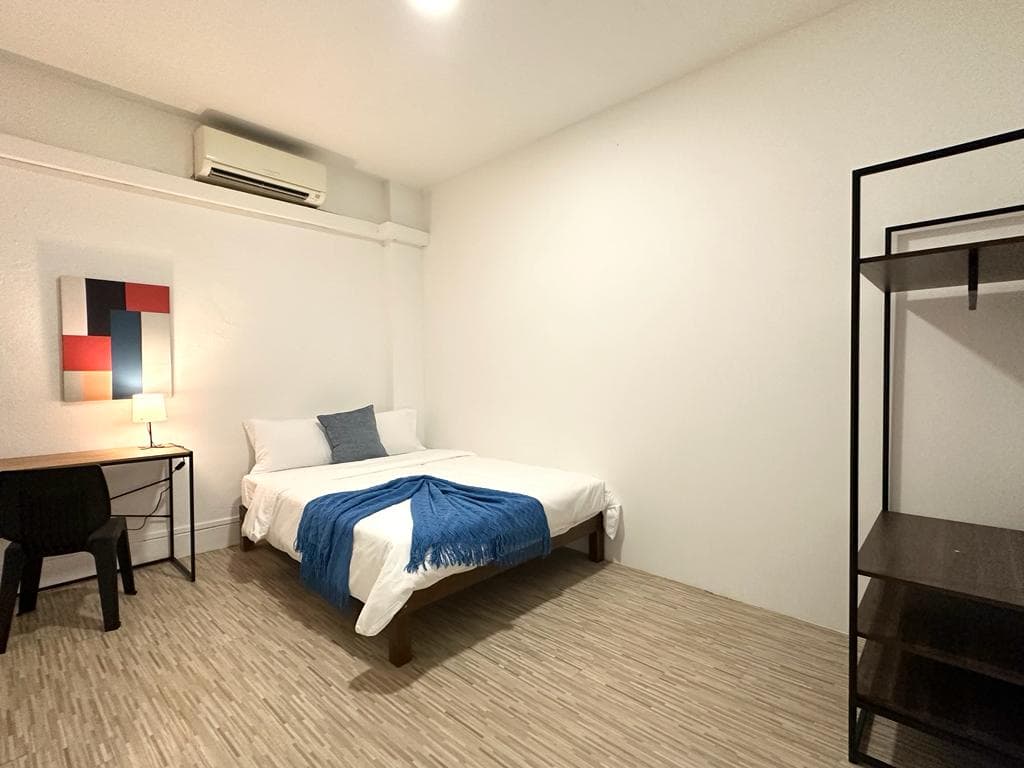 Common at 21B LOR 13 GEYLANG in D14, Singapore - Photo 3