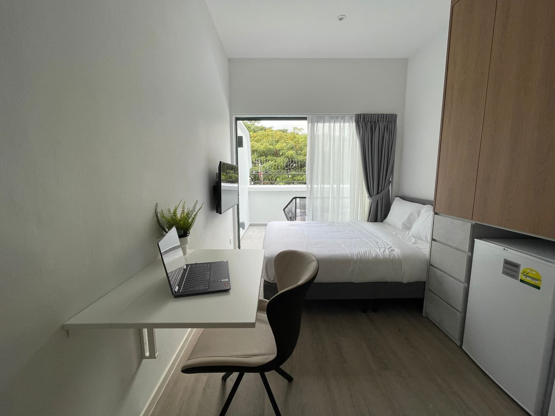 Ensuite at 257 OUTRAM in D03, Singapore - Photo 2