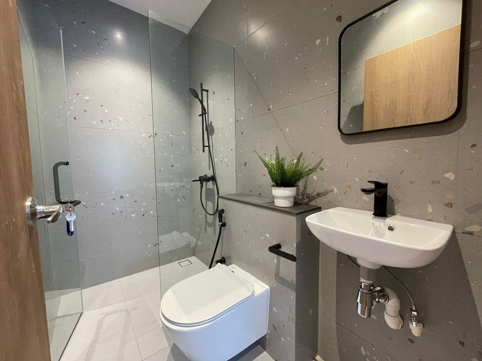 Ensuite at 257 OUTRAM in D03, Singapore - Photo 5