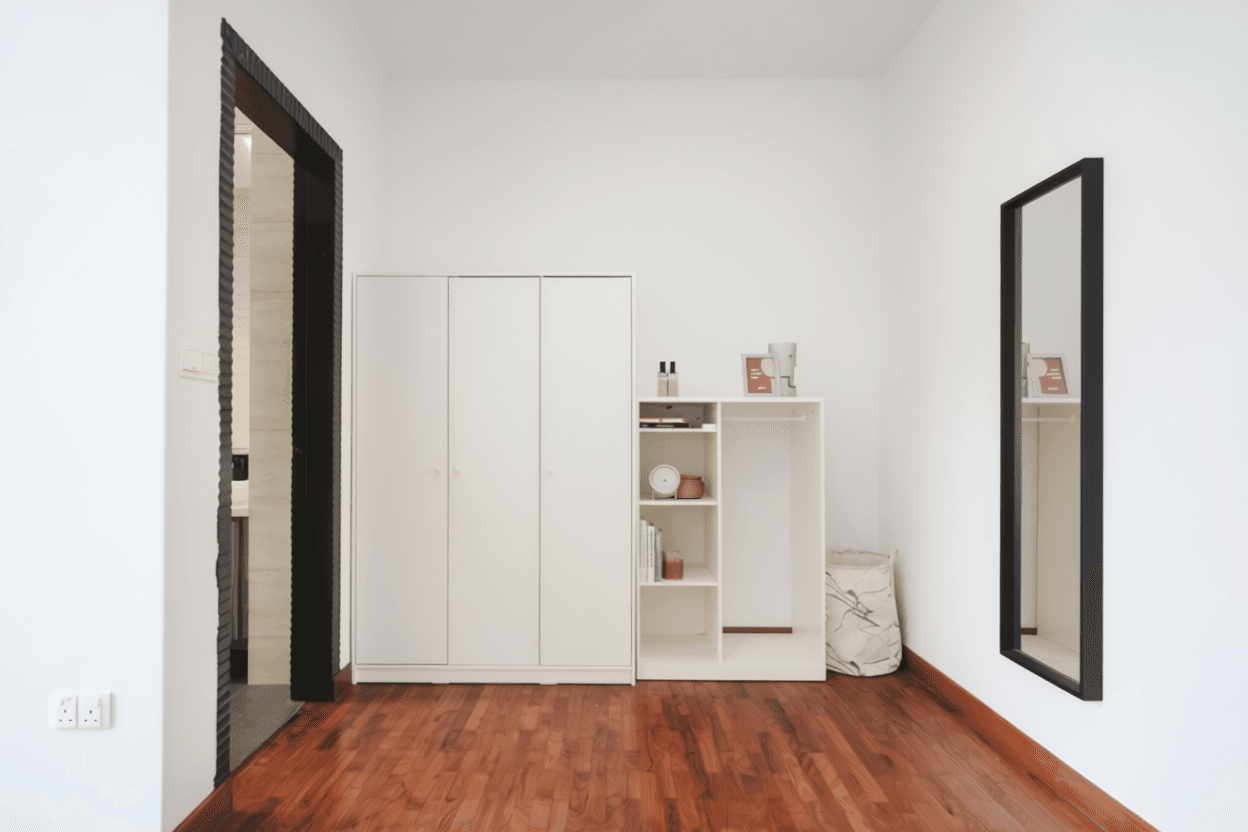 Ensuite at 27 Lor 104 Changi Road in D15, Singapore - Photo 4