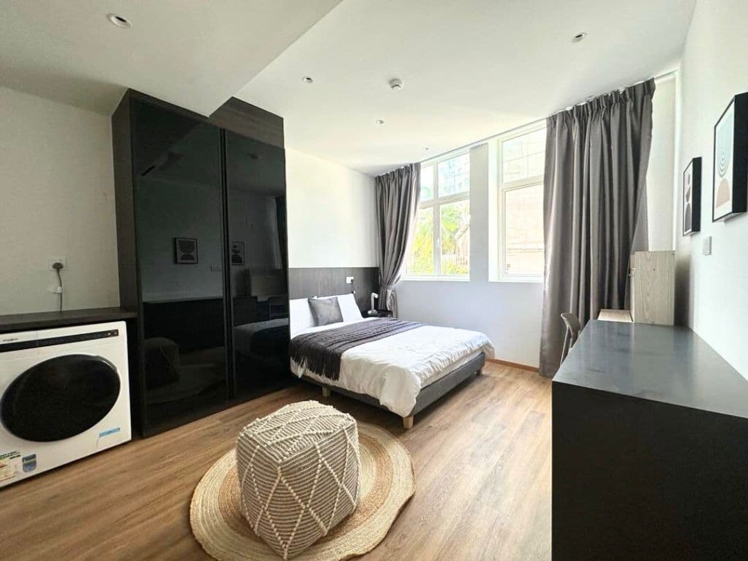 Ensuite at 3 TANK ROAD in D09, Singapore - Photo 2