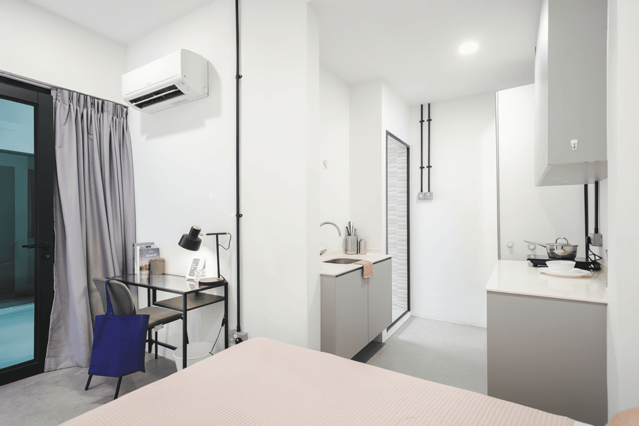 Ensuite at 33A Eng Kong Terrace in D21, Singapore - Photo 2