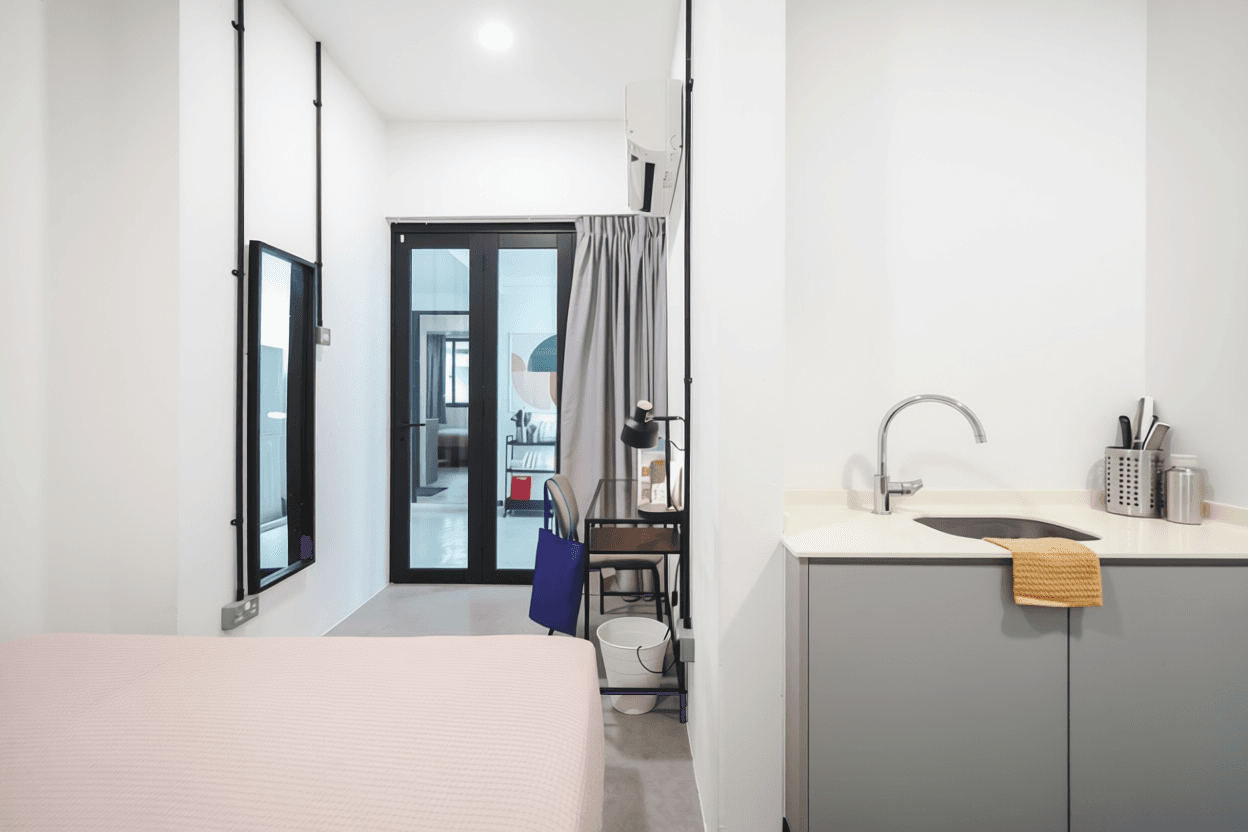 Ensuite at 33A Eng Kong Terrace in D21, Singapore - Photo 4