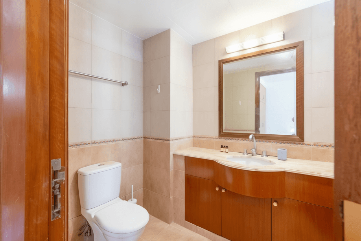 Ensuite at 64 Cashew Crescent in D23, Singapore - Photo 4