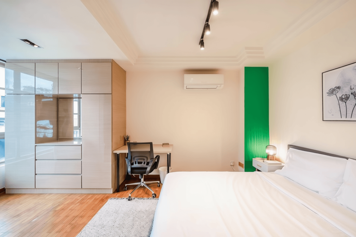 Master Ensuite Room at 68 Langsat Road
