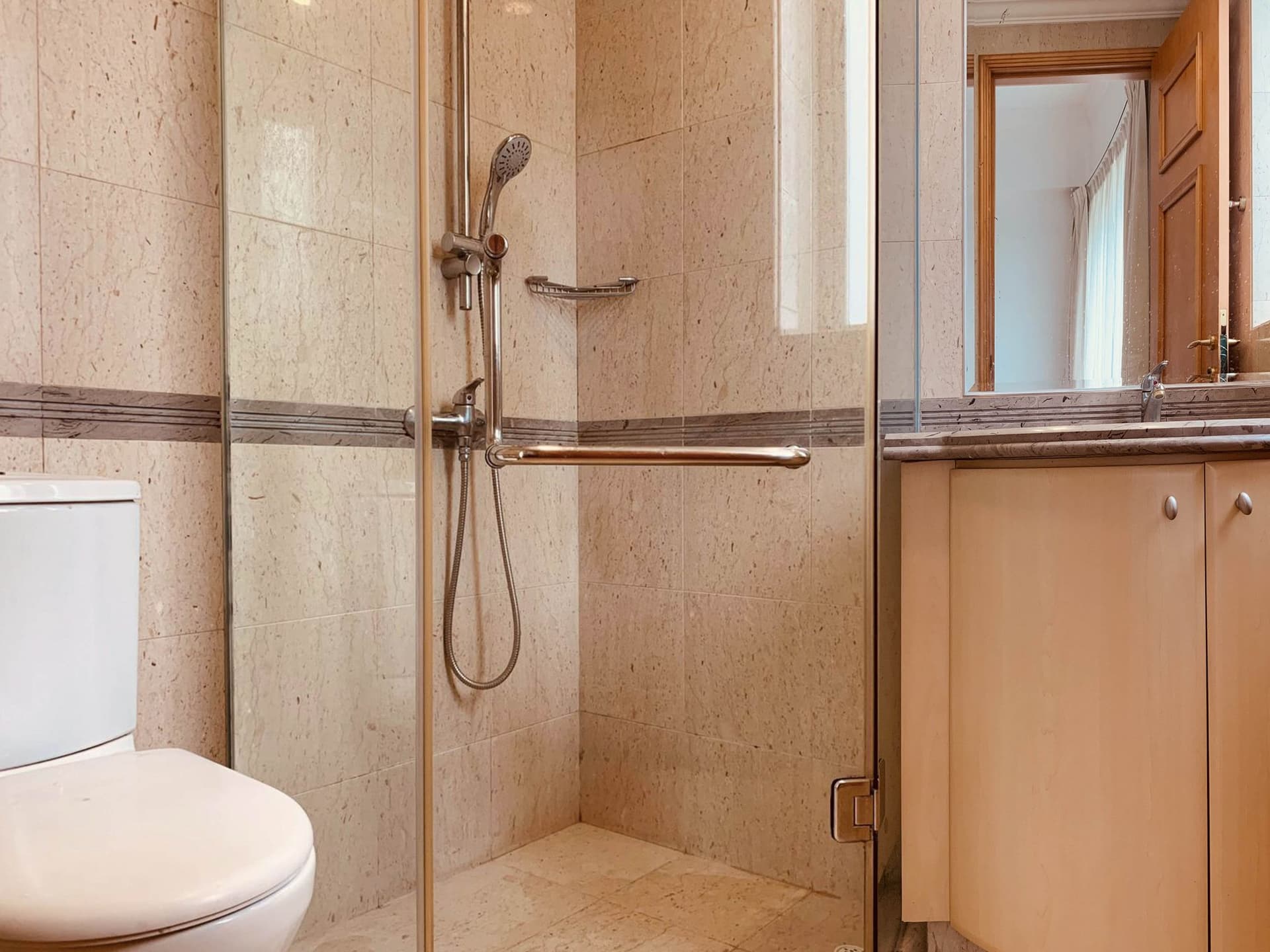 Ensuite at 7 Draycott Drive - Photo 4