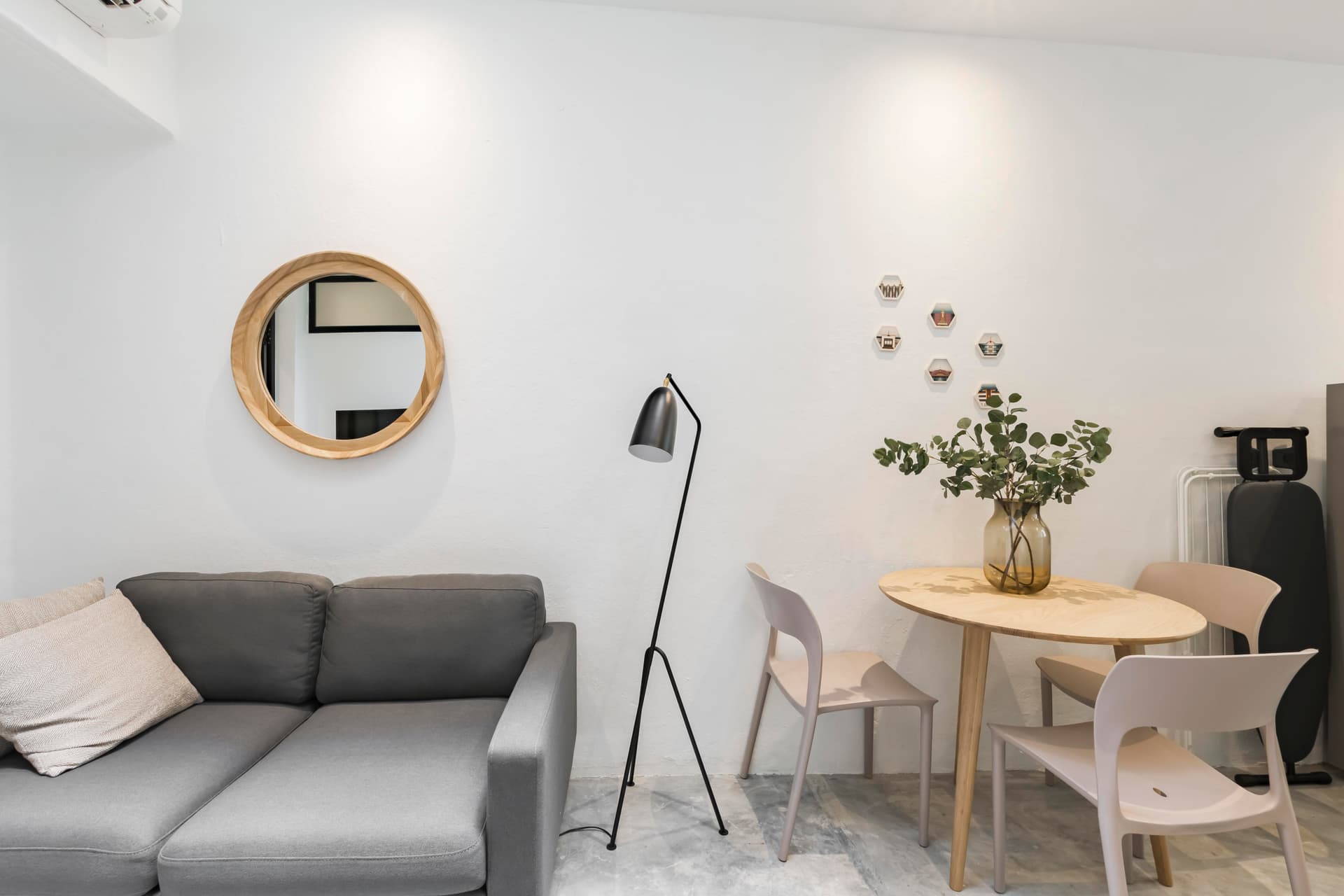 2BR at 78 Moh Guan Terrace in D03, Singapore - Photo 2